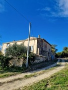 Passage sur le coté de la maison